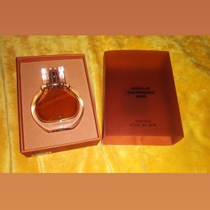 Kendall By KKW (AMBER)